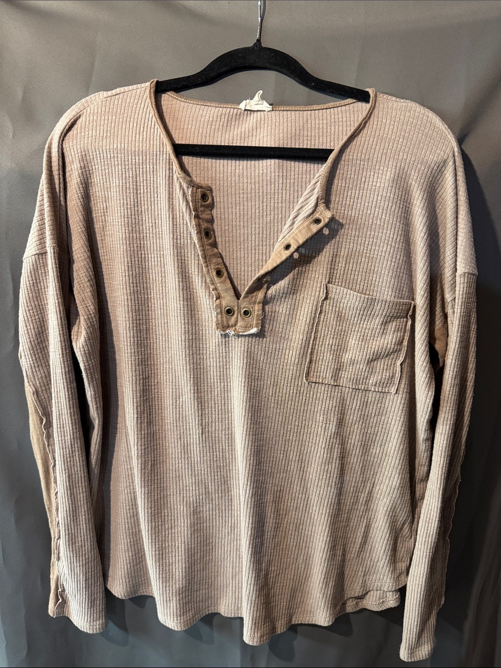 Women’s Long-Sleeve Waffle Henley Shirt - Taupe